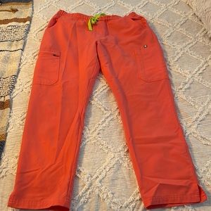Figs scrubs Medium petite pants and medium top